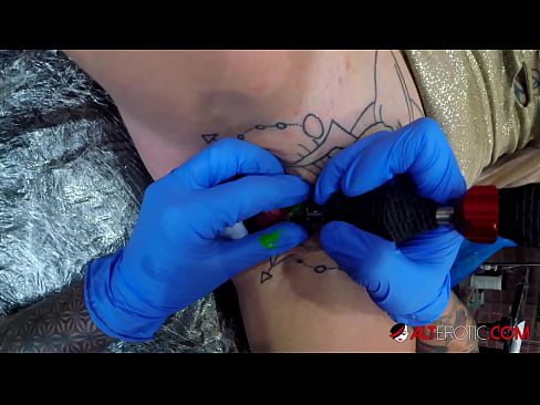 ❤️ Ekstreme tatuita varmulo Sully Savage ricevis tatuon sur sia klitoro ❤️❌ Porno ĉe ni % eo.tvmarket.top% ❤